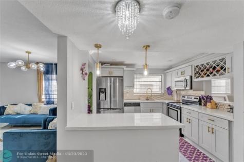 7653 NW 79th Avenue Tamarac FL 33321