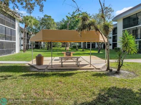 7653 NW 79th Avenue Tamarac FL 33321