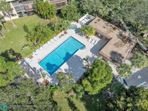 7653 NW 79th Avenue Tamarac FL 33321