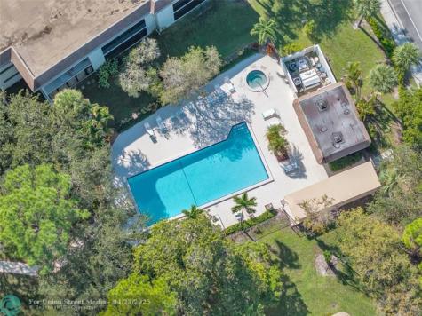 7653 NW 79th Avenue Tamarac FL 33321