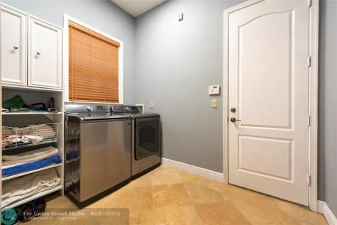 1400 NE 24 Street Wilton Manors FL 33305 1314