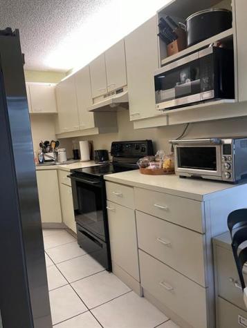 9520 SW 1st Place Coral Springs FL 33071
