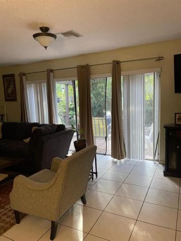 9520 SW 1st Place Coral Springs FL 33071