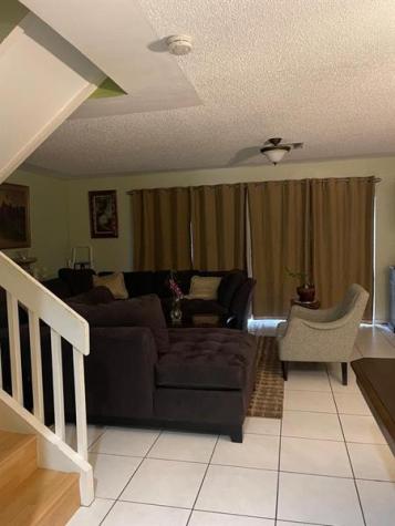 9520 SW 1st Place Coral Springs FL 33071