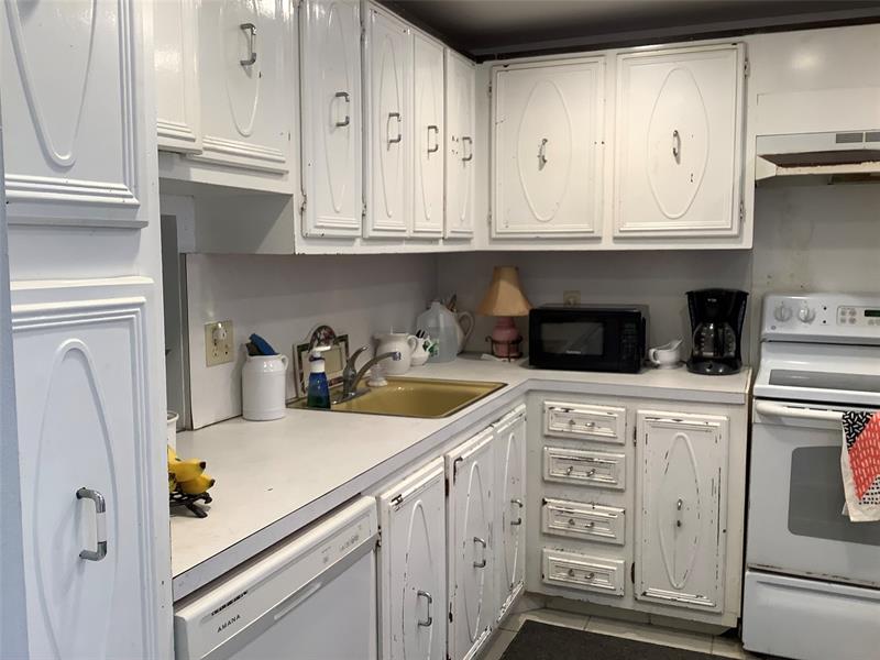 2300 NE 1st Lane Boynton Beach FL 33435