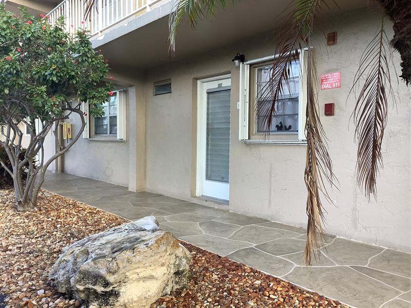 2300 NE 1st Lane Boynton Beach FL 33435