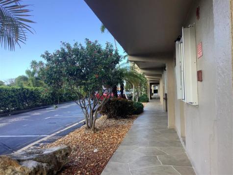 2300 NE 1st Lane Boynton Beach FL 33435