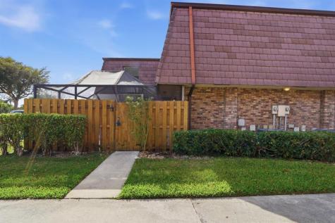 7600 Courtyard Run Boca Raton FL 33433