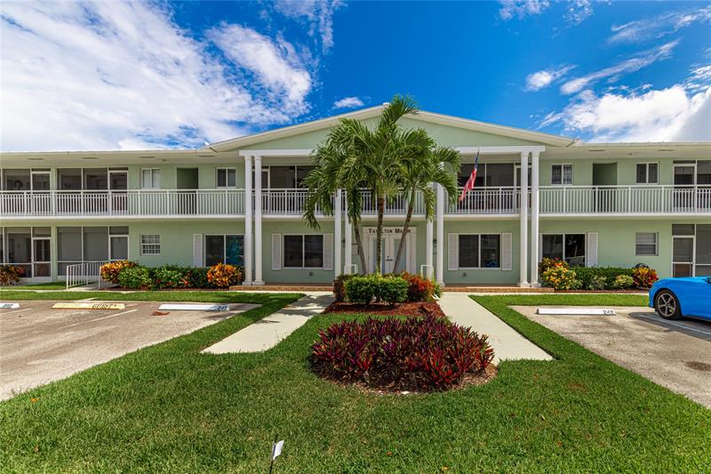 2100 NE 38th Street Lighthouse Point FL 33064