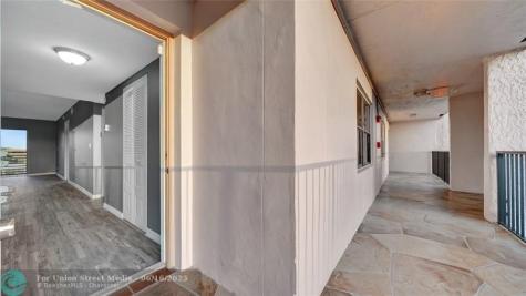 10433 Sunrise Lakes Boulevard Sunrise FL 33322