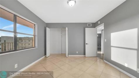 10433 Sunrise Lakes Boulevard Sunrise FL 33322