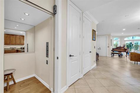 913 NE 17th Way Fort Lauderdale FL 33304