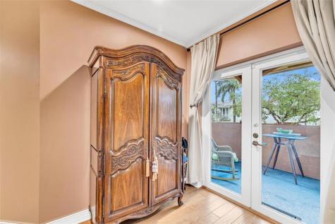 913 NE 17th Way Fort Lauderdale FL 33304