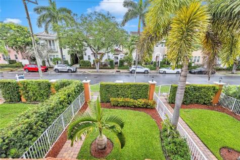 913 NE 17th Way Fort Lauderdale FL 33304