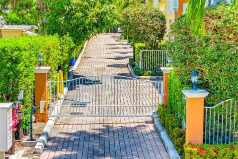 913 NE 17th Way Fort Lauderdale FL 33304