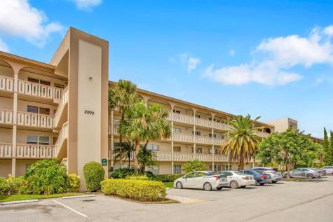 2202 Lucaya Coconut Creek FL 33066