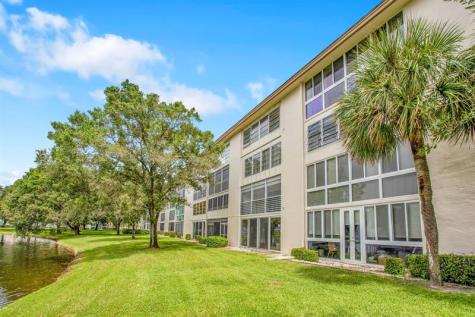 2202 Lucaya Coconut Creek FL 33066