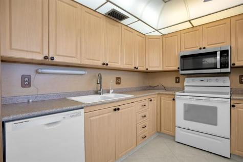 2202 Lucaya Coconut Creek FL 33066