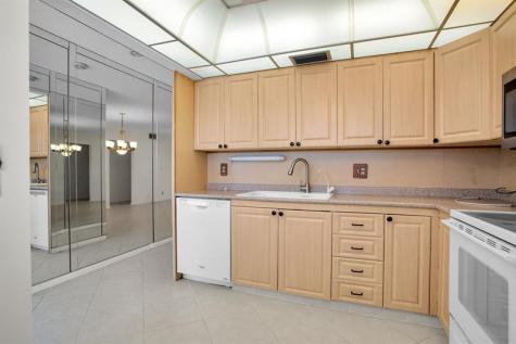 2202 Lucaya Coconut Creek FL 33066