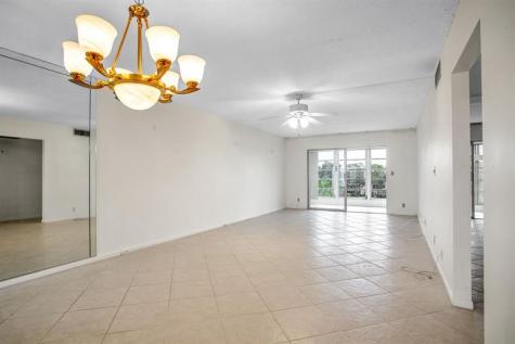 2202 Lucaya Coconut Creek FL 33066
