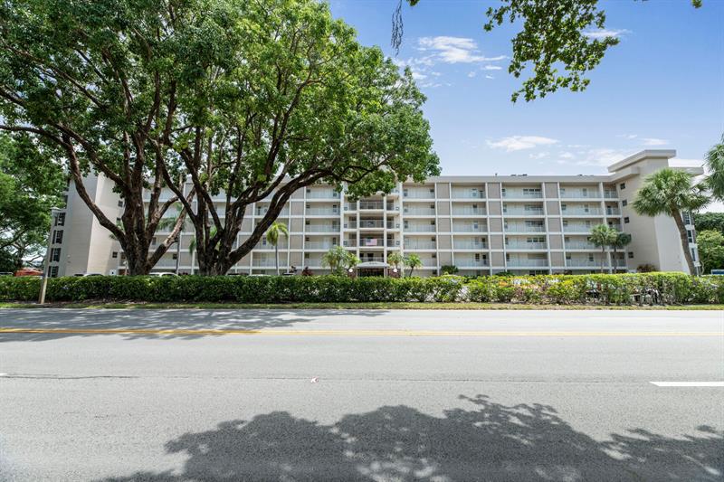 2901 S Palm Aire Drive Pompano Beach FL 33069