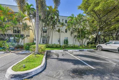 20350 W Country Club Drive Aventura FL 33180