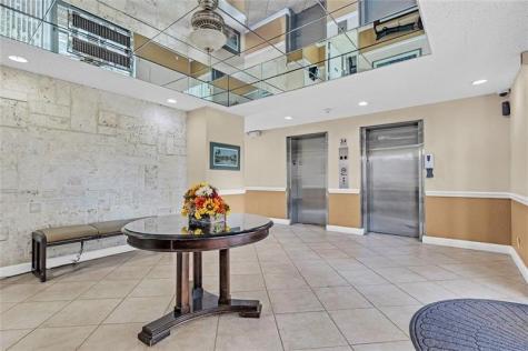 2555 NE 11th Street Fort Lauderdale FL 33304