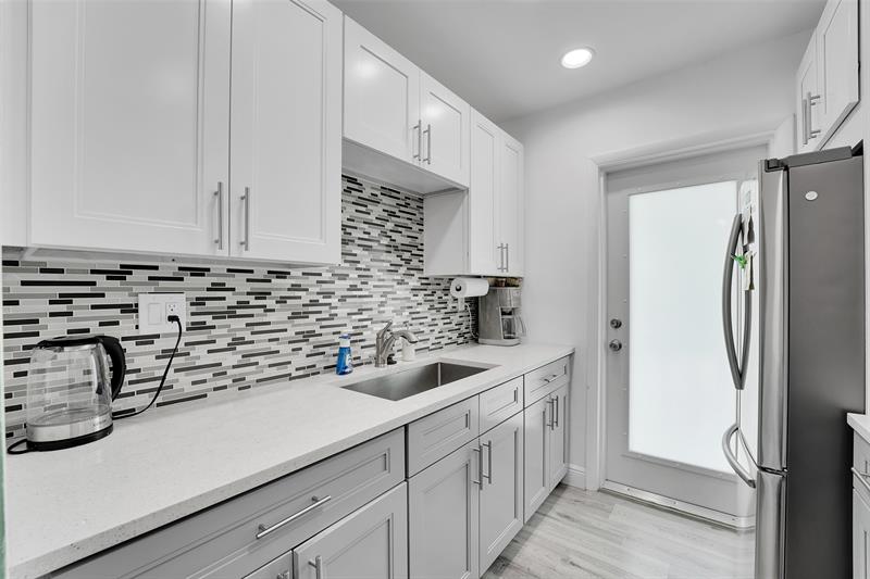 931 SE 9 Pompano Beach FL 33060