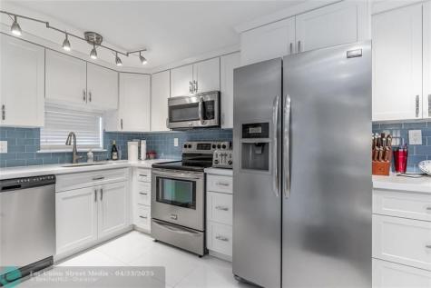 811 S Hollybrook Drive Pembroke Pines FL 33025