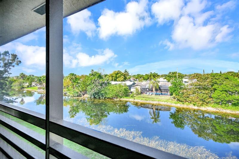 10442 Sunrise Lakes Boulevard Sunrise FL 33322