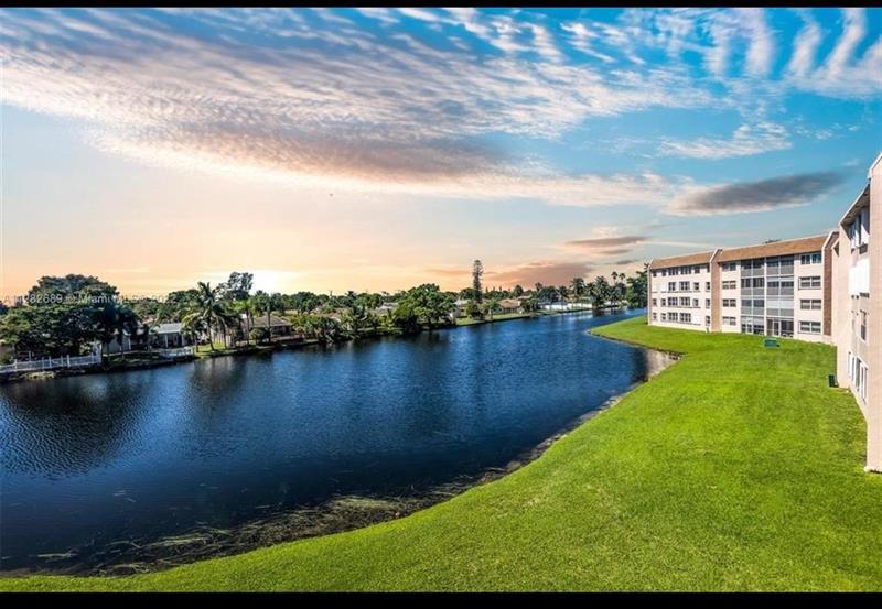 10442 Sunrise Lakes Boulevard Sunrise FL 33322