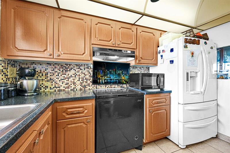 10442 Sunrise Lakes Boulevard Sunrise FL 33322