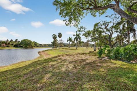 3200 N Course Lane Pompano Beach FL 33069