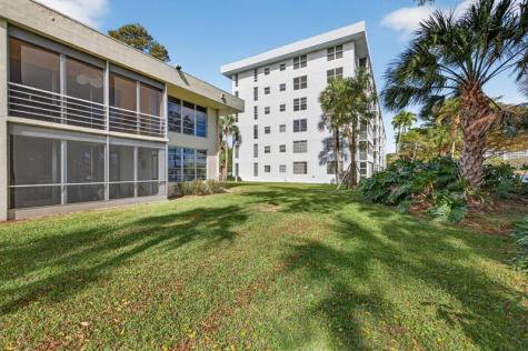3200 N Course Lane Pompano Beach FL 33069