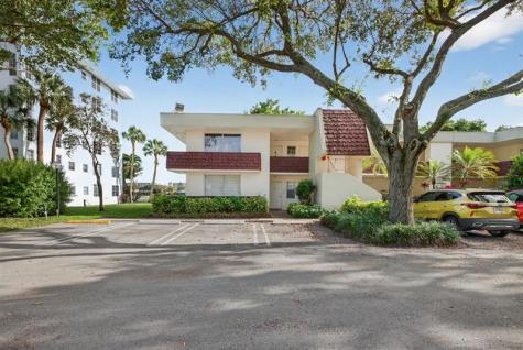 3200 N Course Lane Pompano Beach FL 33069