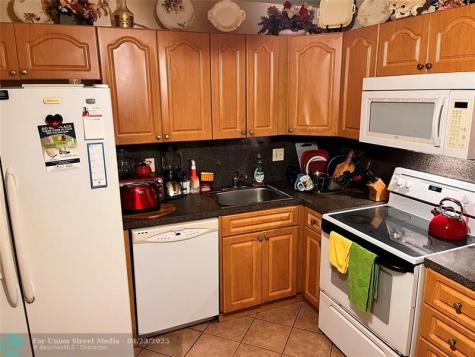 4851 NW 21st Street Lauderhill FL 33313