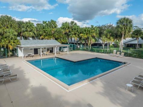 370 Fairway Circle Weston FL 33326