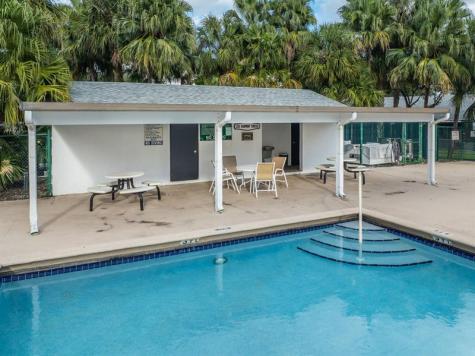 370 Fairway Circle Weston FL 33326