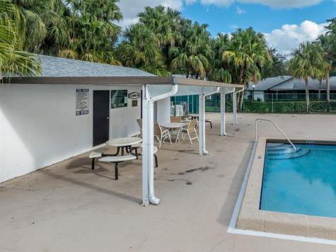 370 Fairway Circle Weston FL 33326