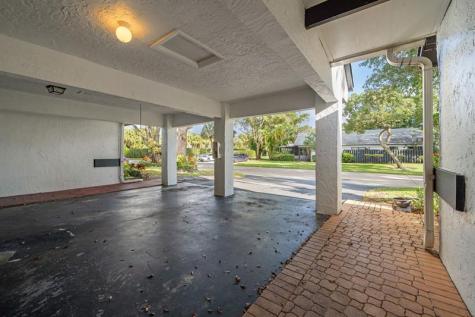 370 Fairway Circle Weston FL 33326