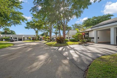 370 Fairway Circle Weston FL 33326