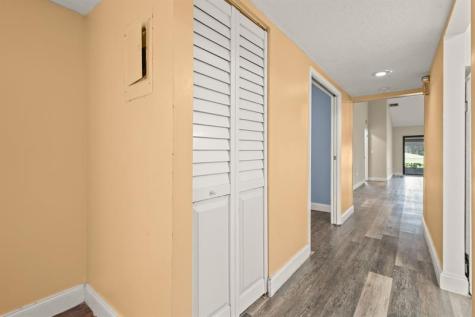 370 Fairway Circle Weston FL 33326