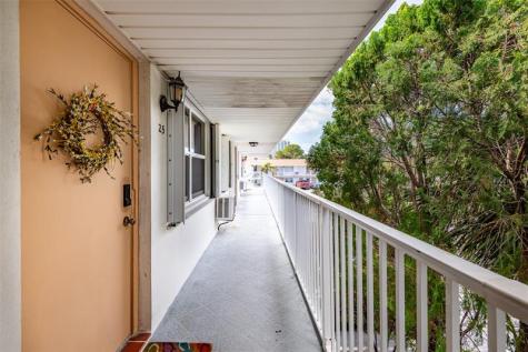 810 Lake Shore Drive West Palm Beach FL 33403