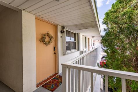 810 Lake Shore Drive West Palm Beach FL 33403
