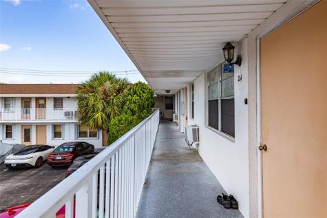810 Lake Shore Drive West Palm Beach FL 33403