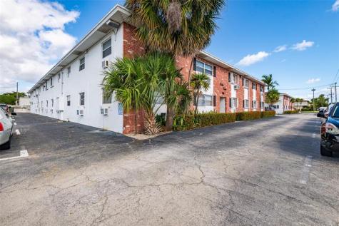 810 Lake Shore Drive West Palm Beach FL 33403