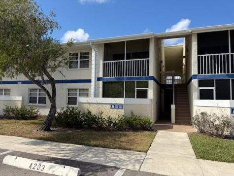 1500 SE Royal Green Circle Port St Lucie FL 34952