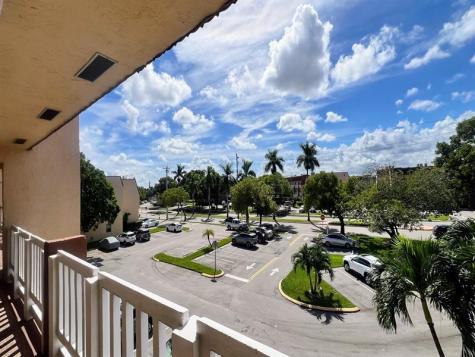 8901 Sunrise Lakes Boulevard Sunrise FL 33322