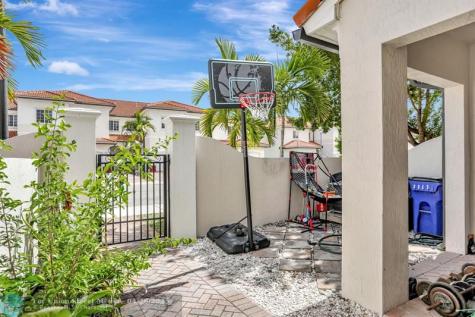 3513 NW 29th Court Lauderdale Lakes FL 33311