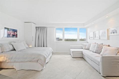 3000 Holiday Drive Fort Lauderdale FL 33316